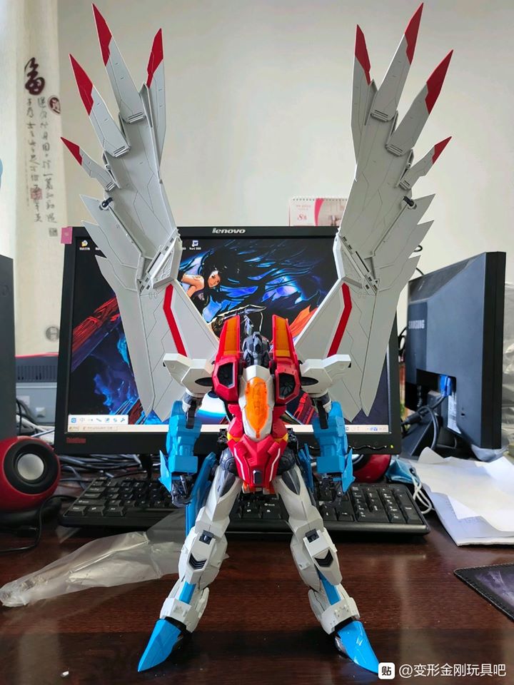 TT Hongli PF-01 Red Falcon Unboxing and Comparison Images T-Beast